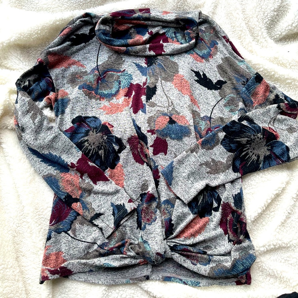 Jennifer Lopez Floral lightweight mock neck sweater